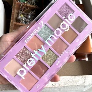 Formula Z Pretty Magic Eyeshadow Palette
